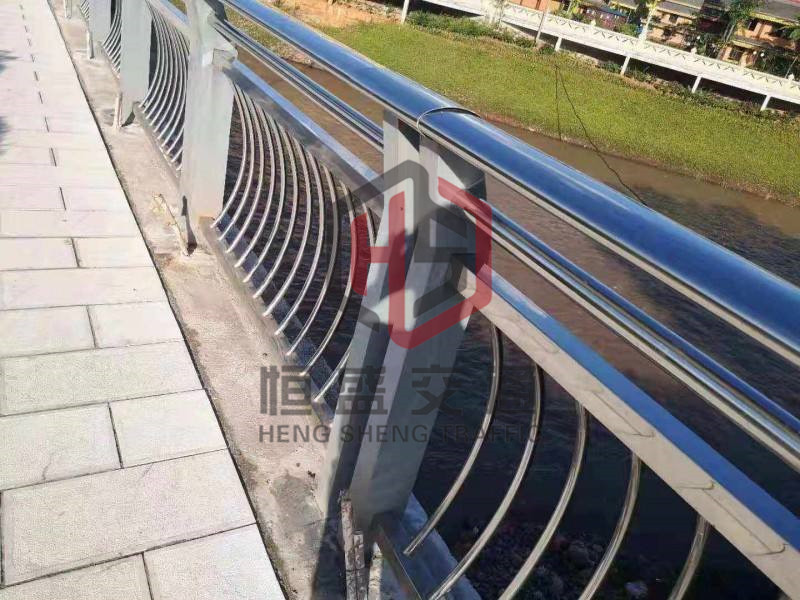 桥梁护栏